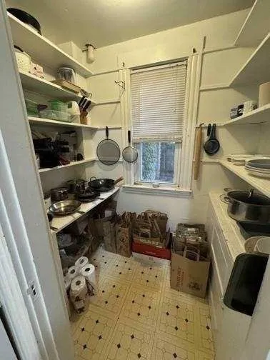 4 bed, 1 bath apartment for rent at 28 Sunset Rd Unit 1, Teele Square — photo 5 of 26