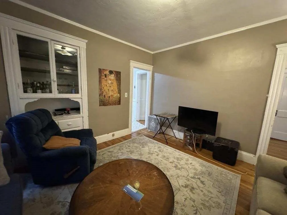 4 bed, 1 bath apartment for rent at 28 Sunset Rd Unit 1, Teele Square — photo 3 of 26