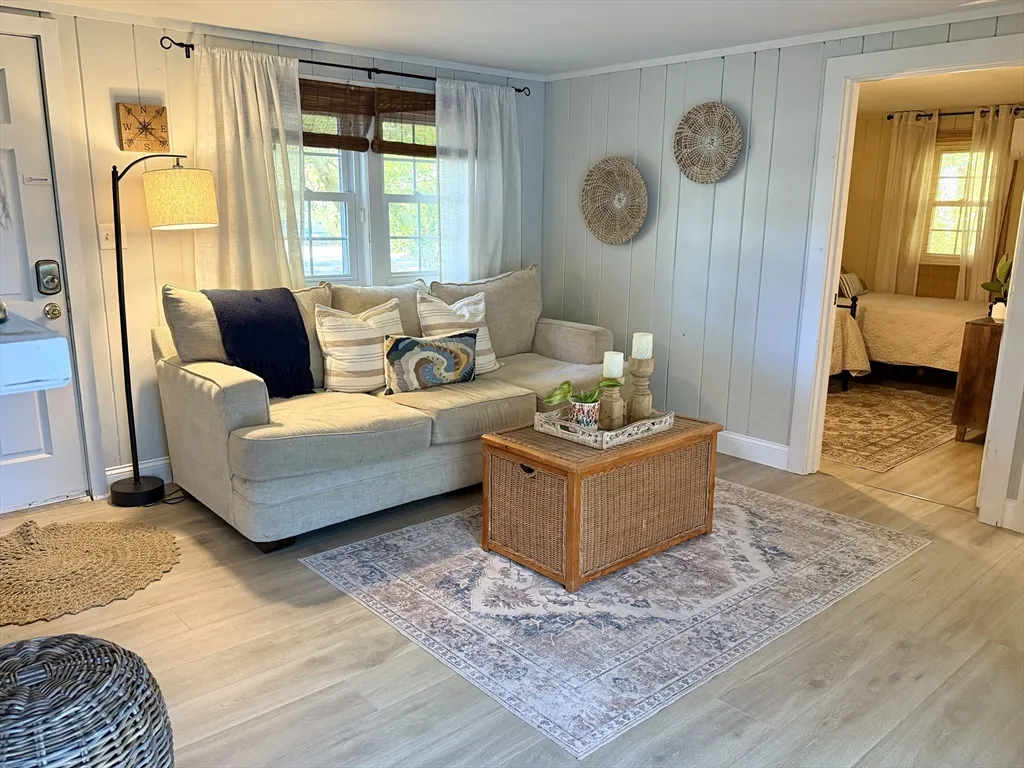 2 bed, 1 bath apartment for rent at 28 Swan Lake Rd, Yarmouth — photo 16 of 19