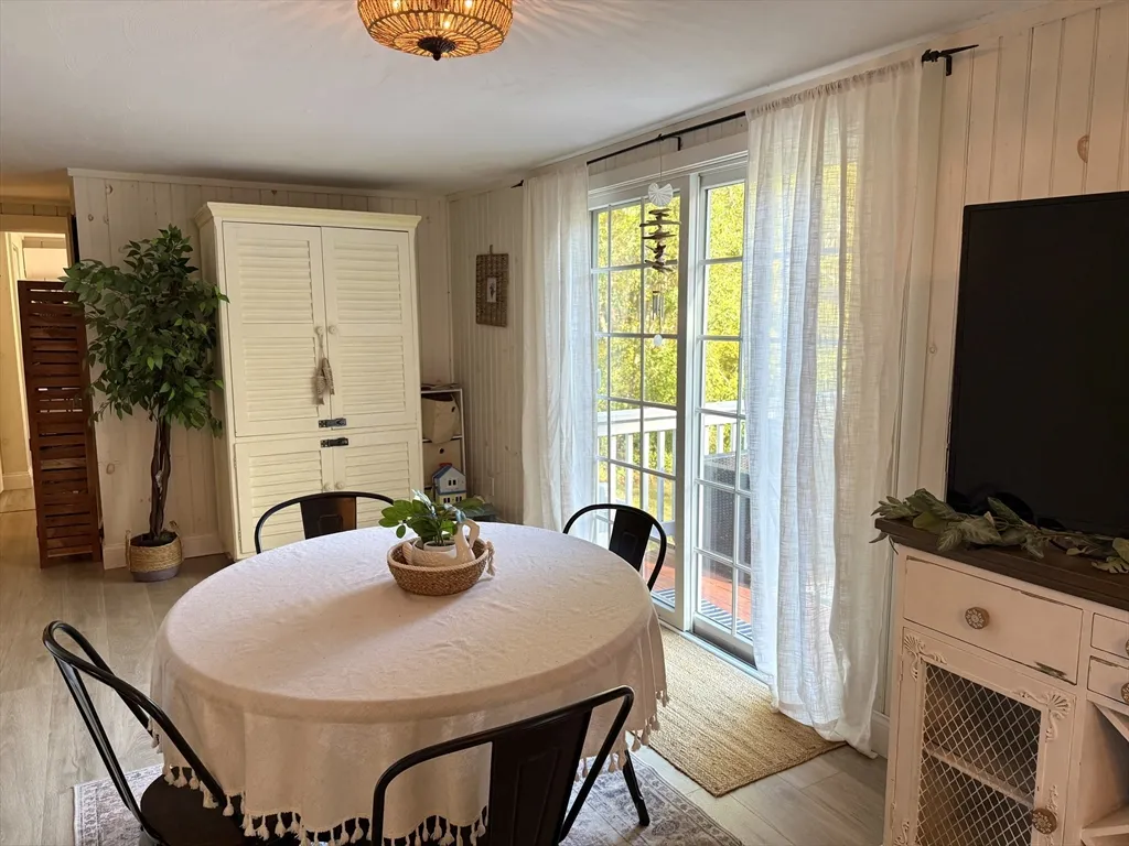 2 bed, 1 bath apartment for rent at 28 Swan Lake Rd, Yarmouth — photo 15 of 19