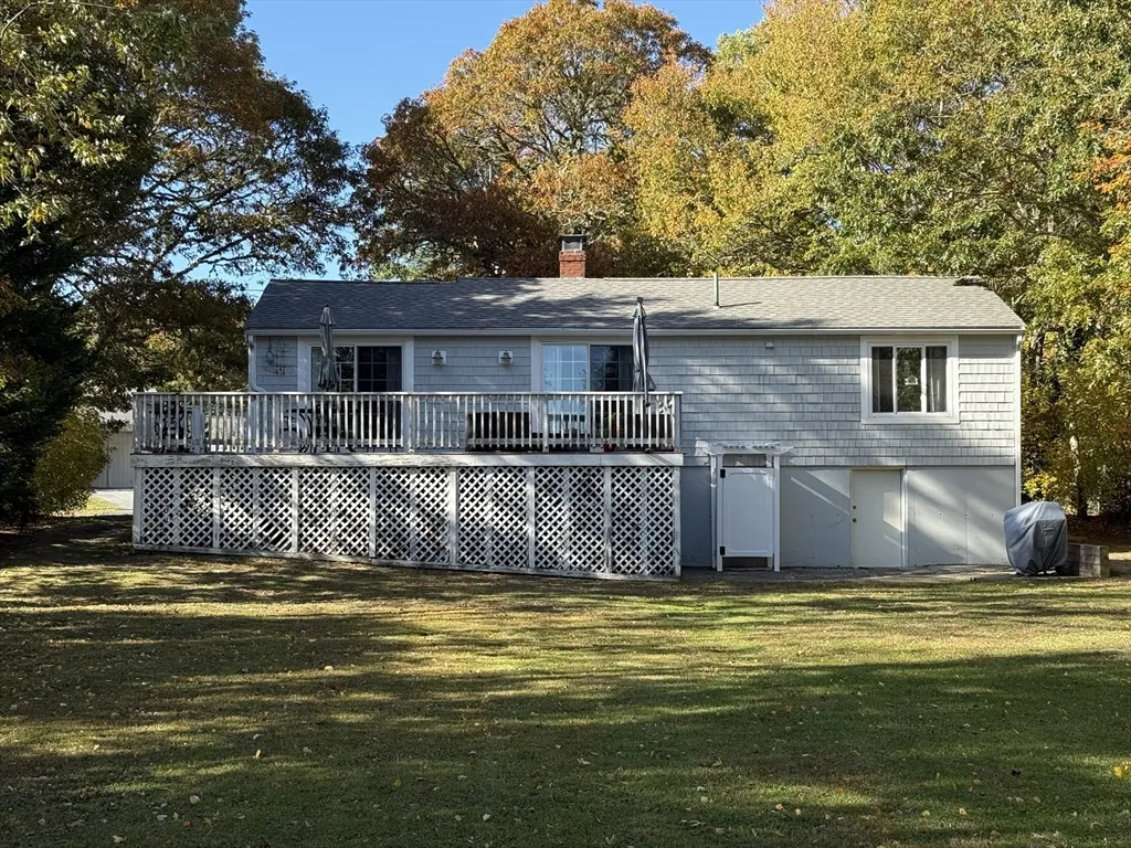 2 bed, 1 bath apartment for rent at 28 Swan Lake Rd, Yarmouth — photo 2 of 19