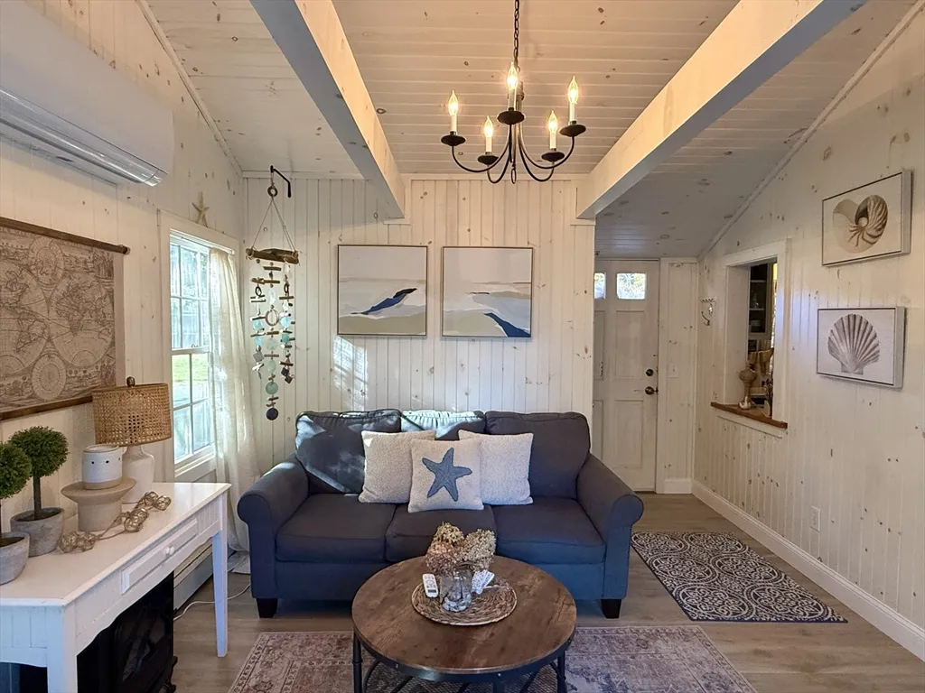 2 bed, 1 bath apartment for rent at 28 Swan Lake Rd, Yarmouth — photo 11 of 19
