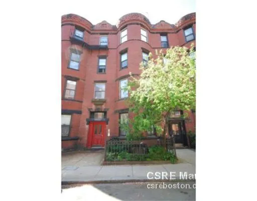 3 bed, 1 bath apartment for rent at 28 Symphony Rd Unit 2, Fenway — photo 3 of 11
