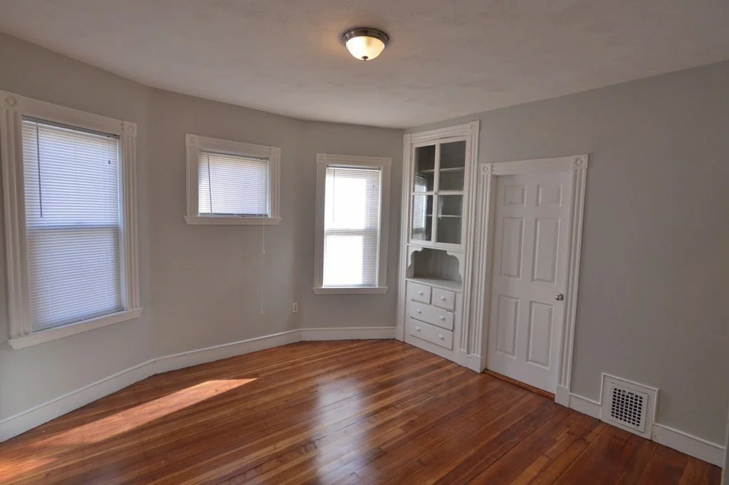 3 bed, 1 bath apartment for rent at 28 Taft St Unit 2, Dorchester — photo 4 of 14