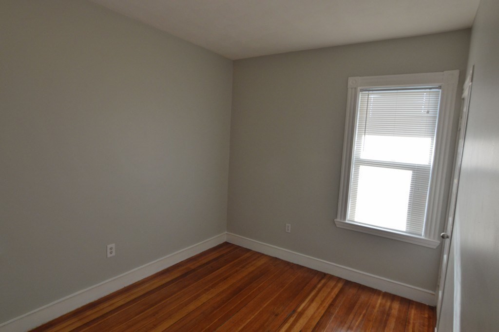3 bed, 1 bath apartment for rent at 28 Taft St Unit 3, Dorchester — photo 11 of 14