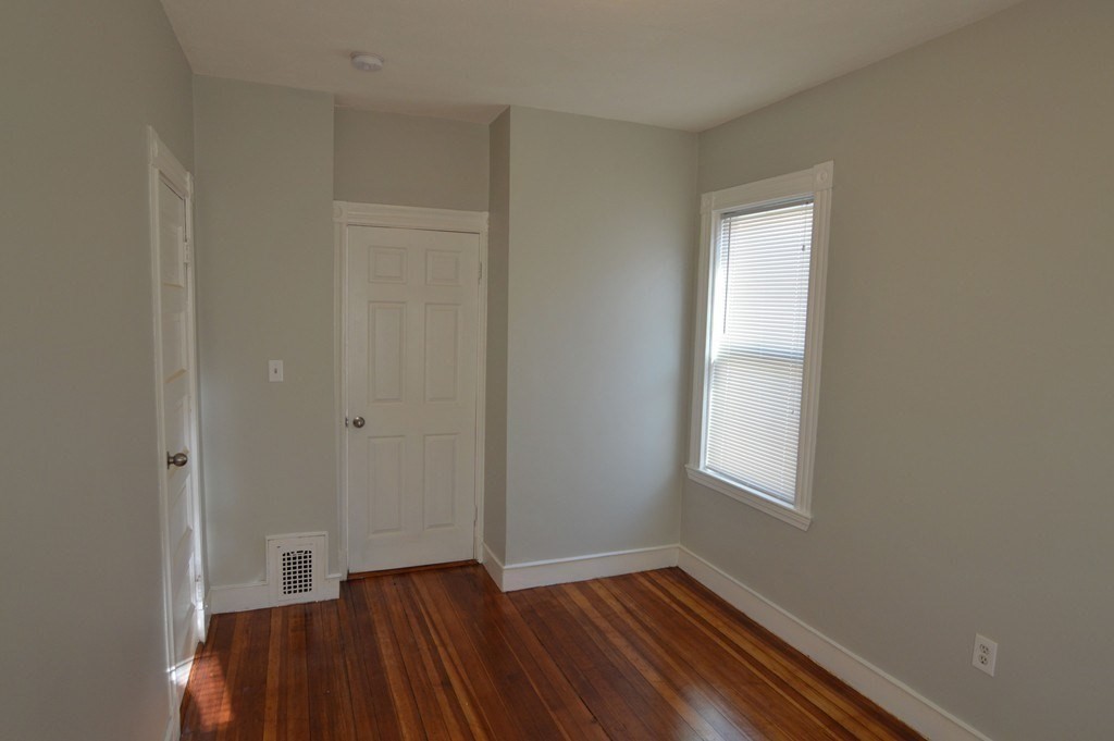 3 bed, 1 bath apartment for rent at 28 Taft St Unit 3, Dorchester — photo 5 of 14