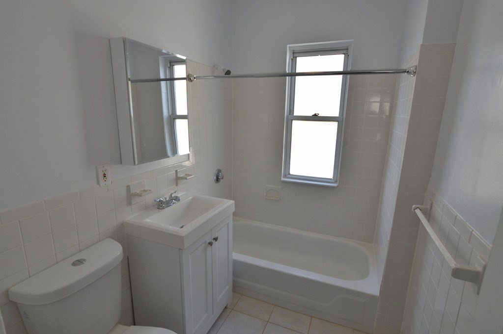 3 bed, 1 bath apartment for rent at 28 Taft St Unit 3, Dorchester — photo 6 of 14