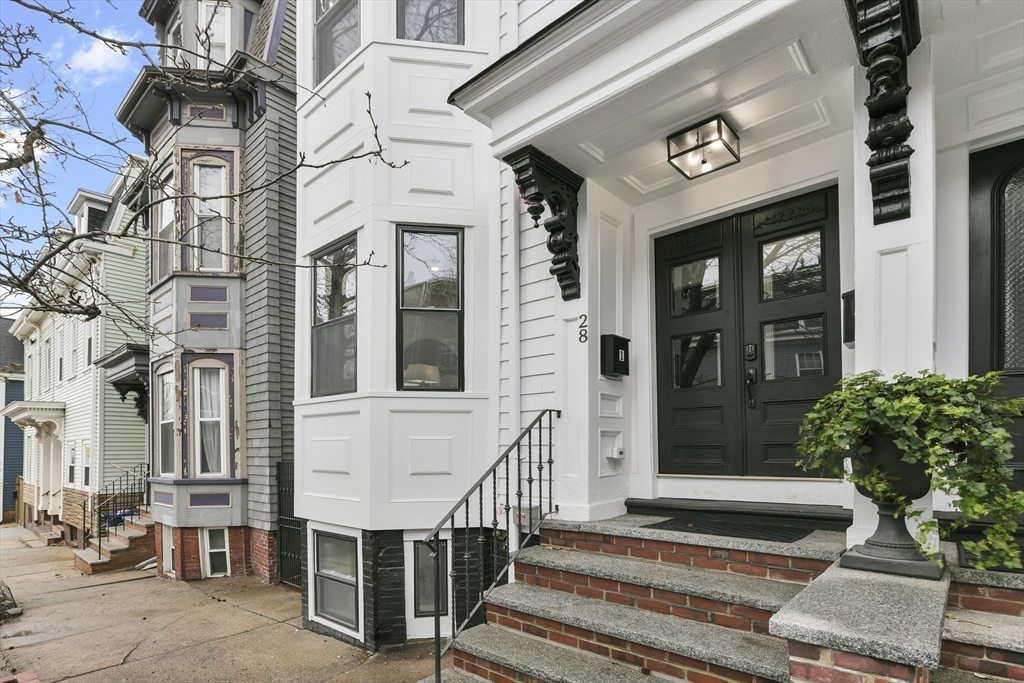 3 bed, 3 bath apartment for rent at 28 Telegraph St Unit 1, South Boston — photo 1 of 29