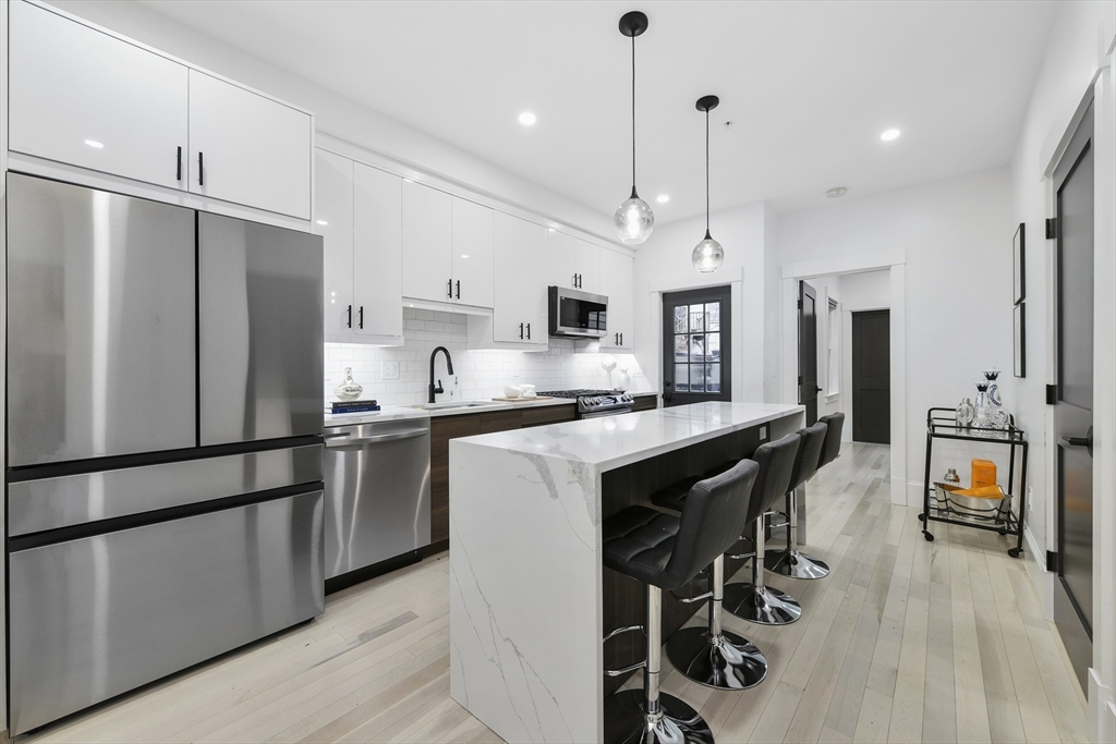 3 bed, 3 bath apartment for rent at 28 Telegraph St Unit 1, South Boston — photo 8 of 29