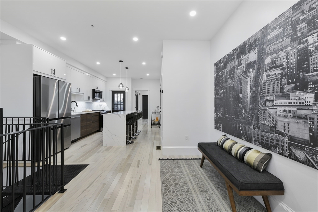 3 bed, 3 bath apartment for rent at 28 Telegraph St Unit 1, South Boston — photo 3 of 29