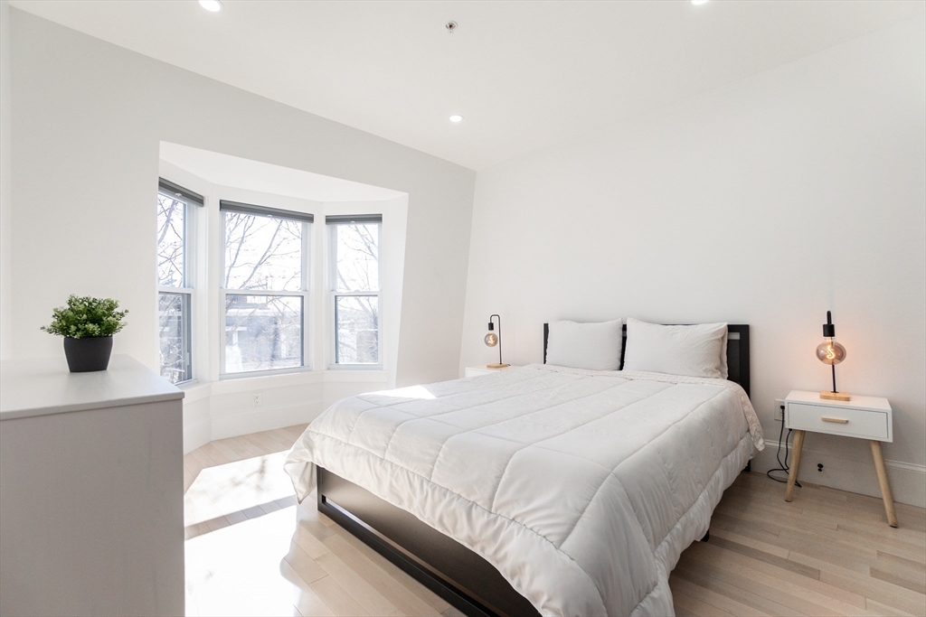 3 bed, 2.5 bath apartment for rent at 28 Telegraph St Unit 2, South Boston — photo 14 of 33