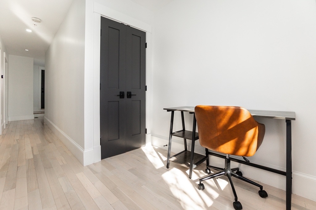 3 bed, 2.5 bath apartment for rent at 28 Telegraph St Unit 2, South Boston — photo 27 of 33