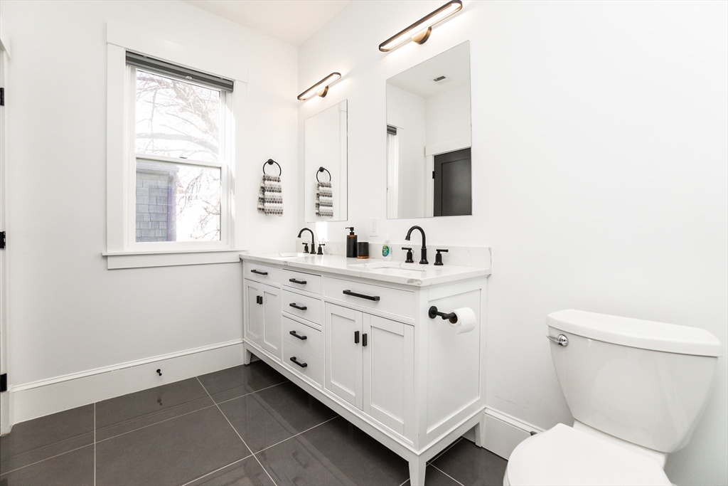 3 bed, 2.5 bath apartment for rent at 28 Telegraph St Unit 2, South Boston — photo 22 of 33