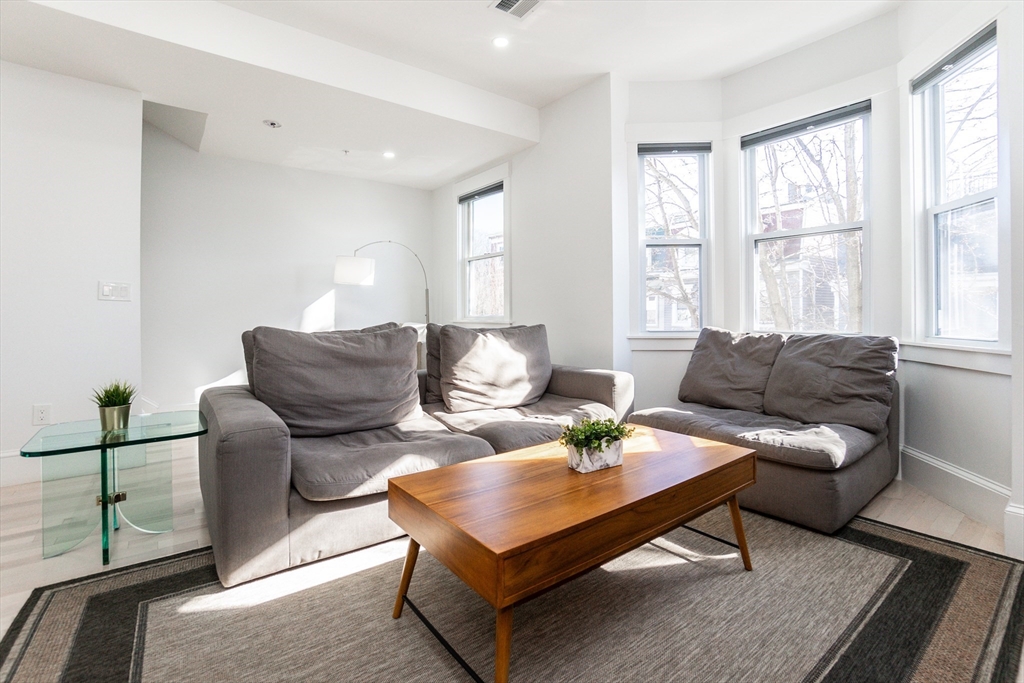 3 bed, 2.5 bath apartment for rent at 28 Telegraph St Unit 2, South Boston — photo 12 of 33
