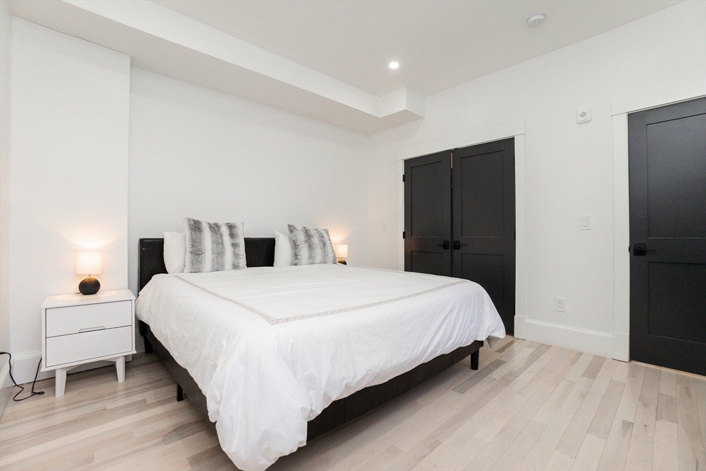 3 bed, 2.5 bath apartment for rent at 28 Telegraph St Unit 2, South Boston — photo 19 of 33
