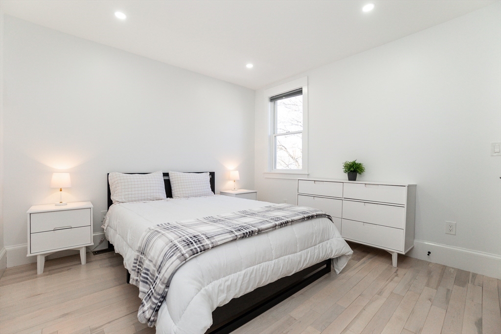 3 bed, 2.5 bath apartment for rent at 28 Telegraph St Unit 2, South Boston — photo 16 of 33