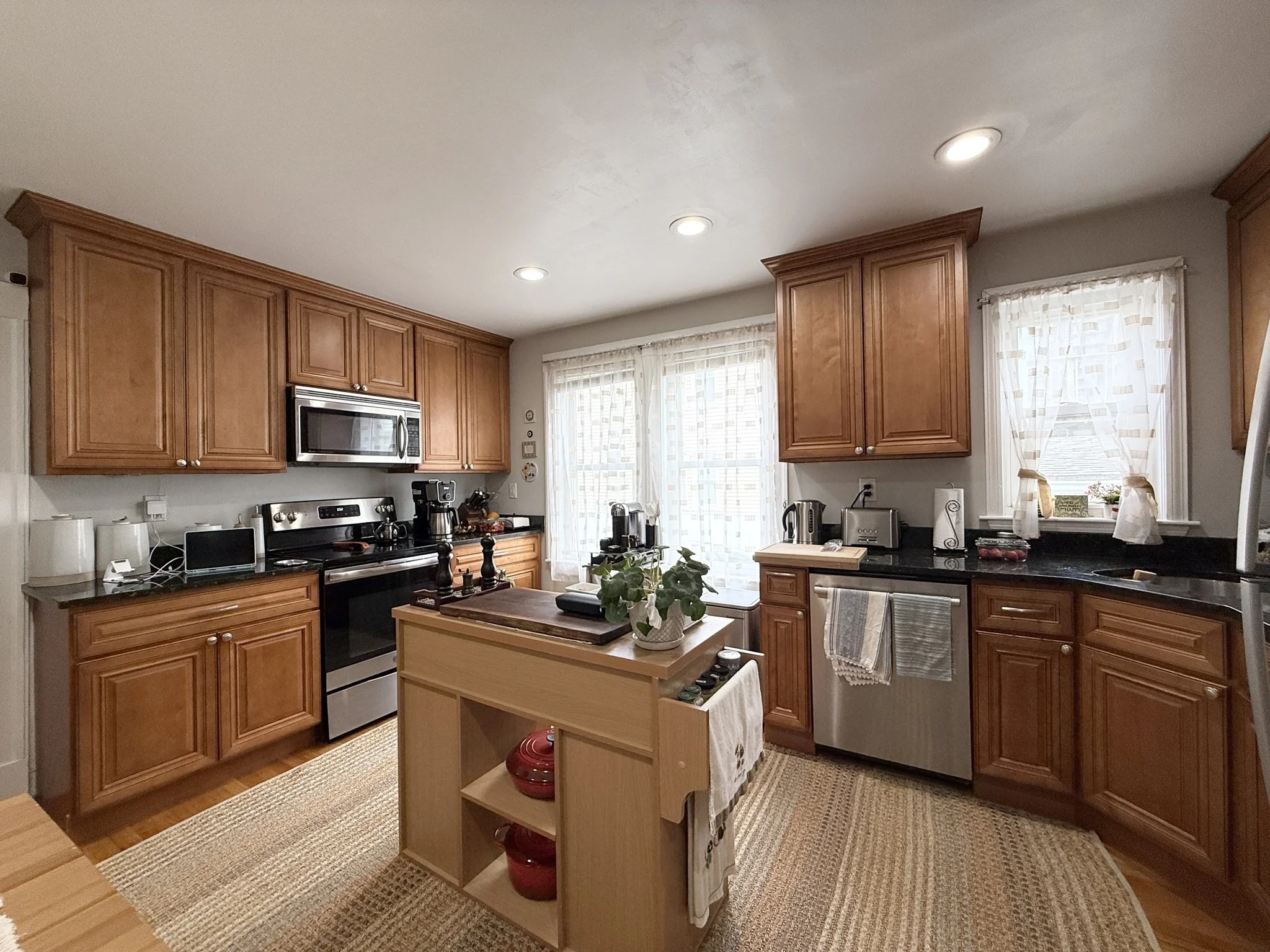 3 bed, 1 bath apartment for rent at 28 Templeton Pkwy Unit 1, Watertown — photo 10 of 14