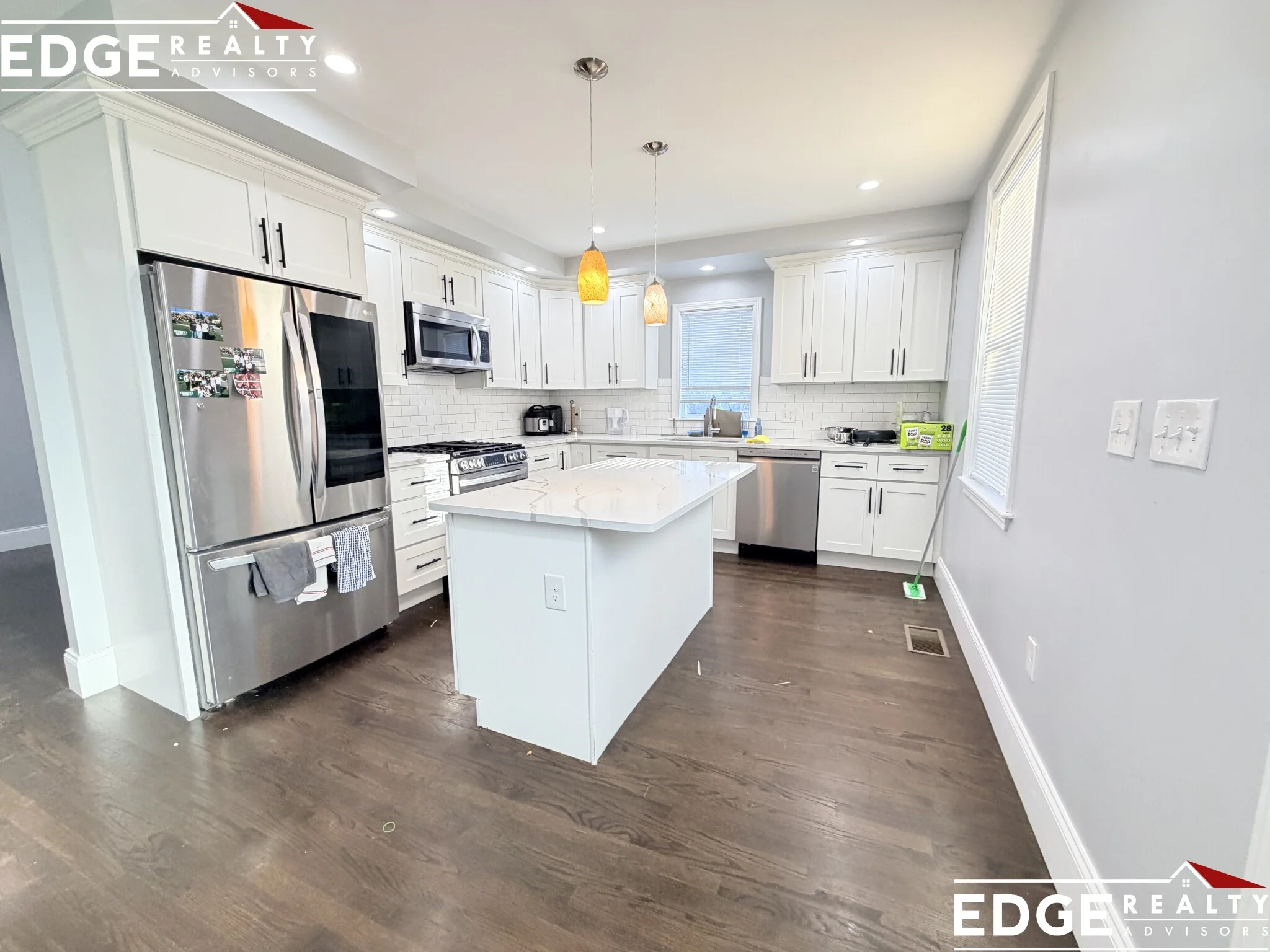 4 bed, 3 bath apartment for rent at 28 Tremont St Unit 1, Brighton — photo 3 of 12