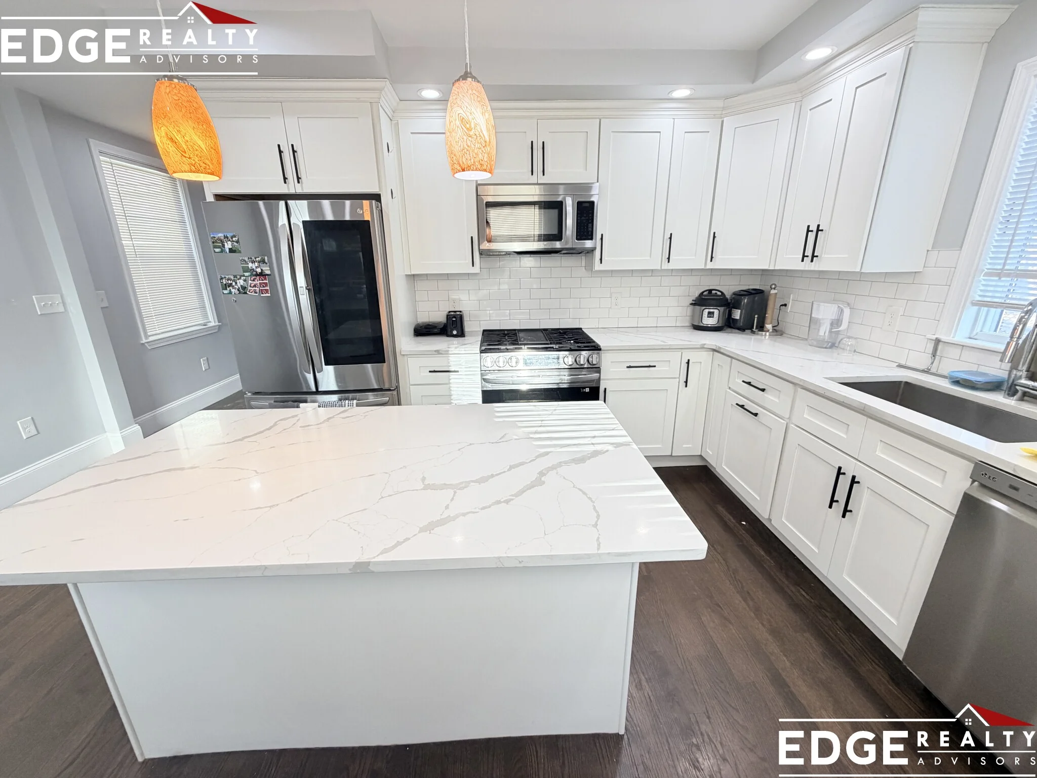 4 bed, 3 bath apartment for rent at 28 Tremont St Unit 1, Brighton — photo 2 of 12