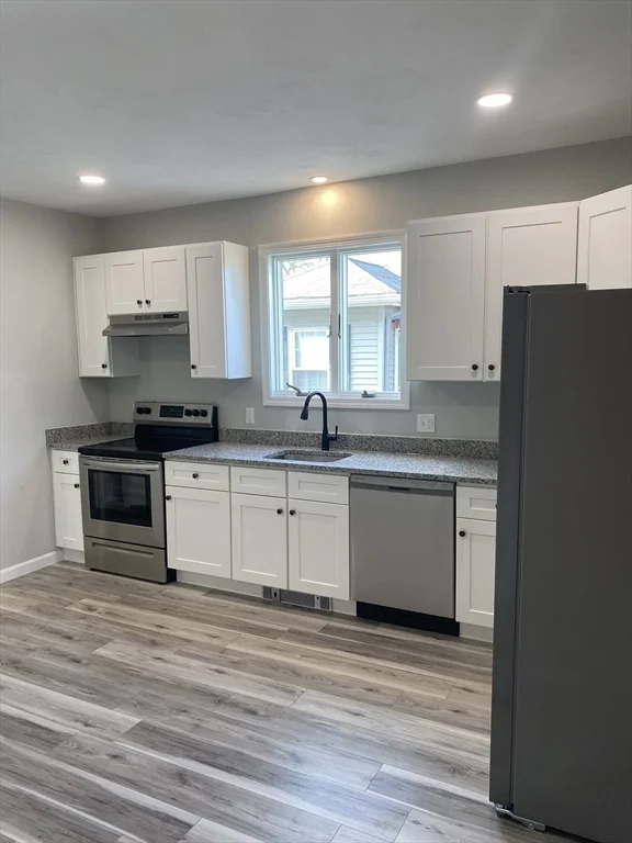 3 bed, 1 bath apartment for rent at 28 Villa Rd Unit 1, Shrewsbury — photo 2 of 14
