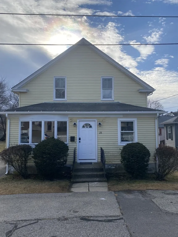 2 bed, 1 bath apartment for rent at 28 Villa Rd Unit 2, Shrewsbury