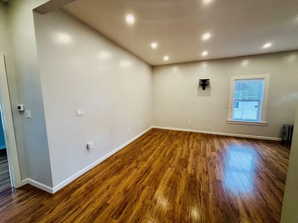 3 bed, 1 bath apartment for rent at 28 Wabon Unit 2, Roxbury — photo 11 of 11