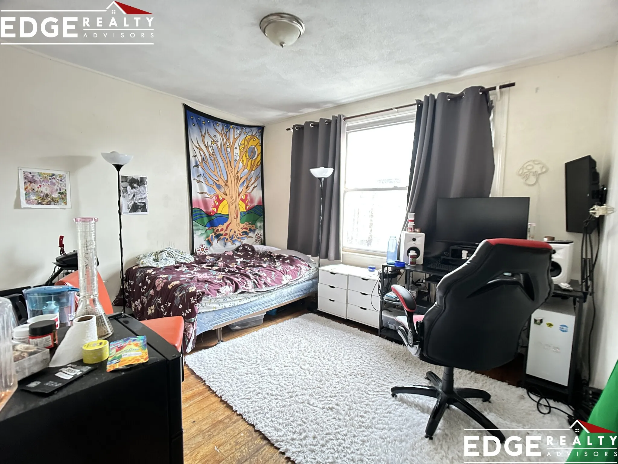 6 bed, 3 bath apartment for rent at 28 Wadsworth St Unit 1, Allston — photo 9 of 12