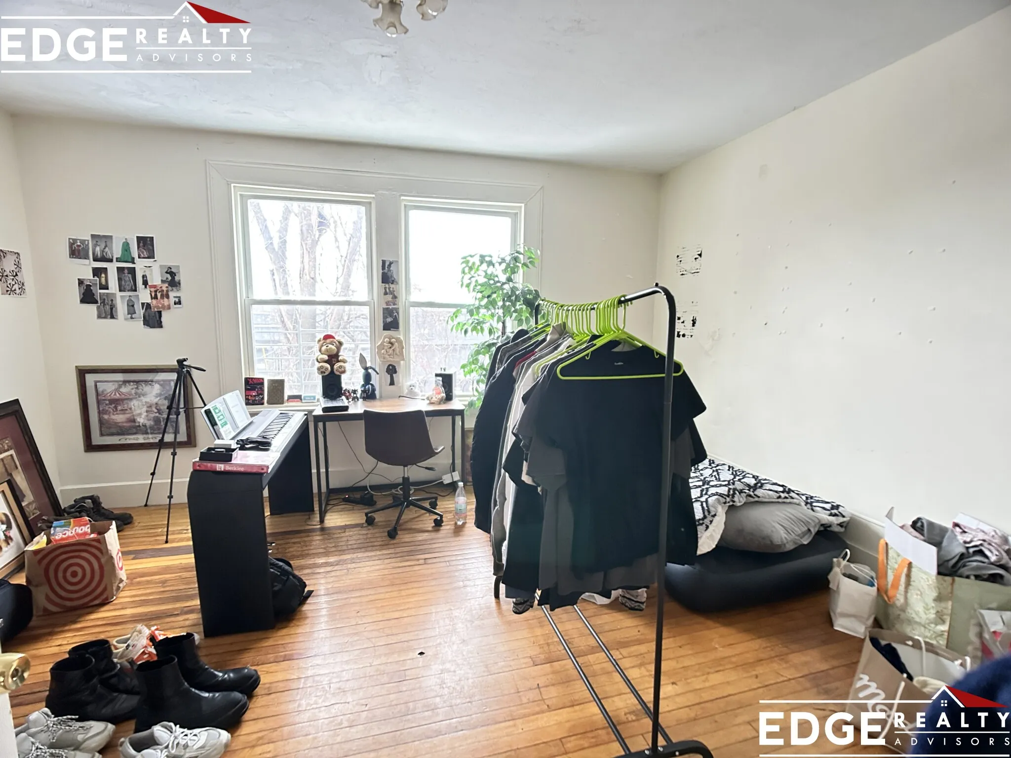 6 bed, 3 bath apartment for rent at 28 Wadsworth St Unit 1, Allston — photo 7 of 12