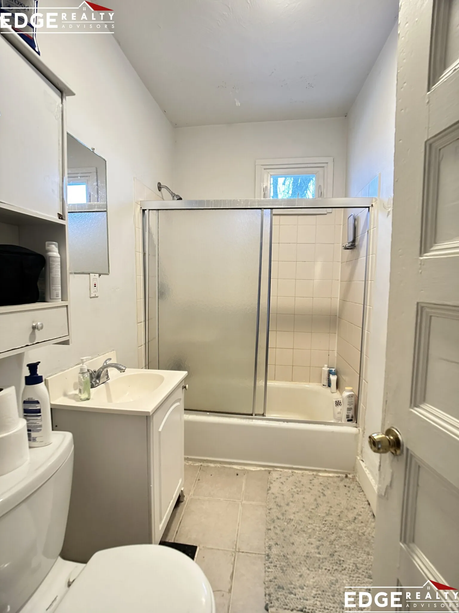 6 bed, 3 bath apartment for rent at 28 Wadsworth St Unit 1, Allston — photo 5 of 12