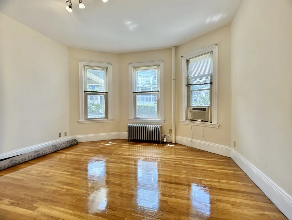 2 bed, 1 bath apartment for rent at 28 Weld Hill St Unit 1, Jamaica Plain — photo 10 of 14