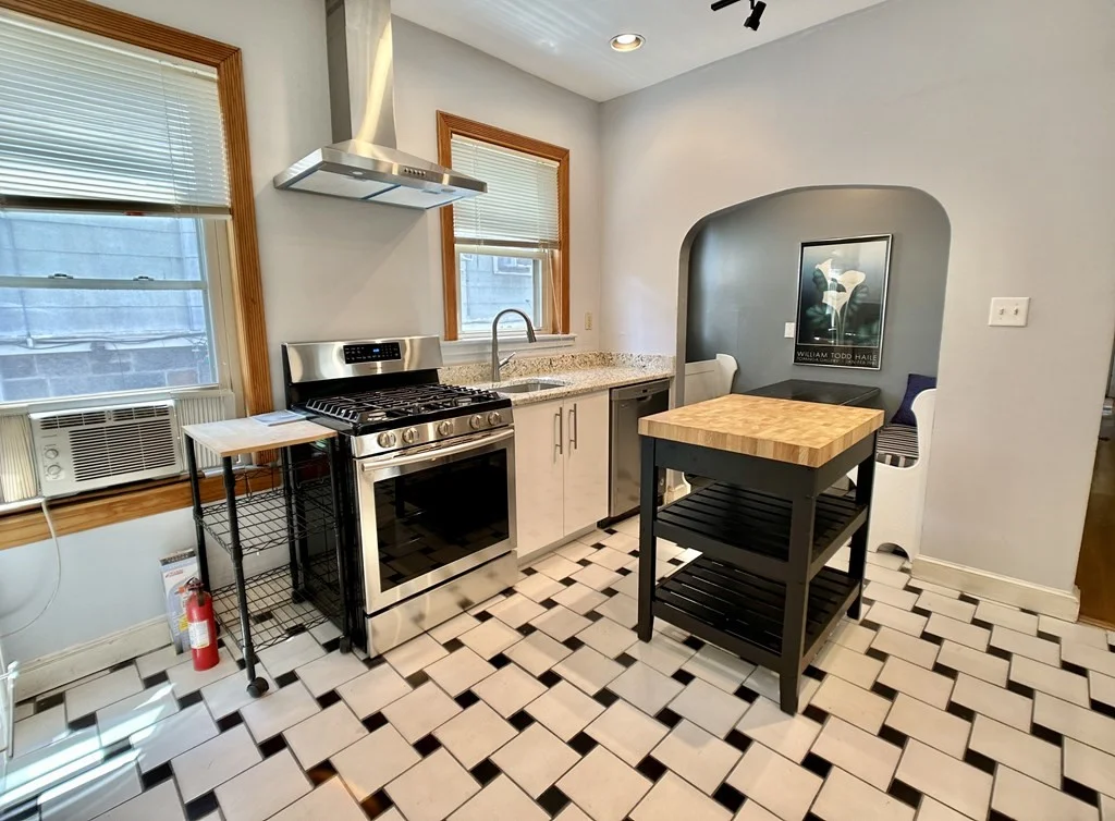 2 bed, 1 bath apartment for rent at 28 Weld Hill St Unit 1, Jamaica Plain
