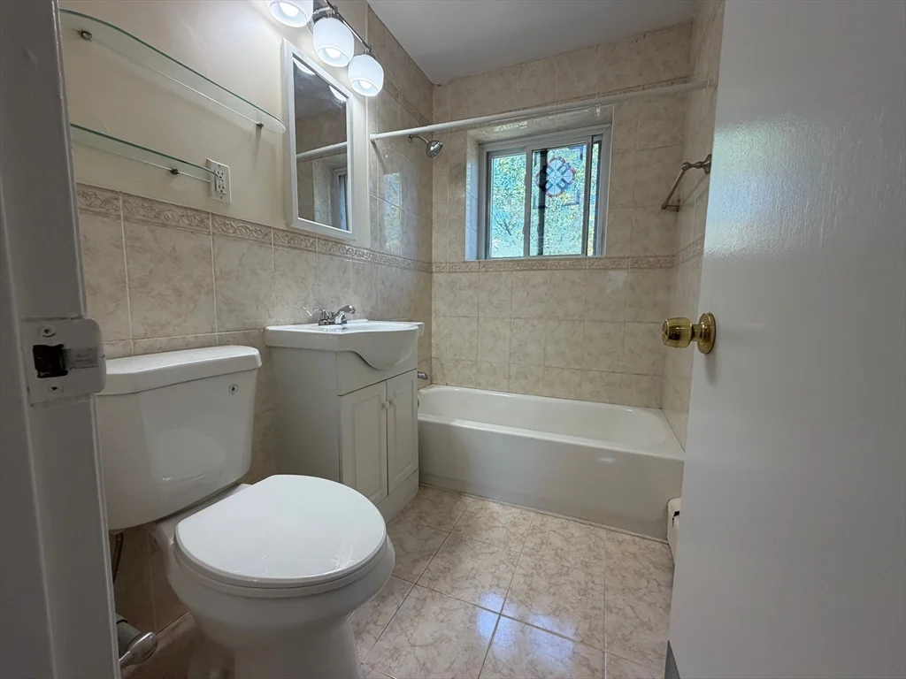 1 bed, 1 bath apartment for rent at 28 Westgate Rd Unit 5, West Roxbury — photo 15 of 19
