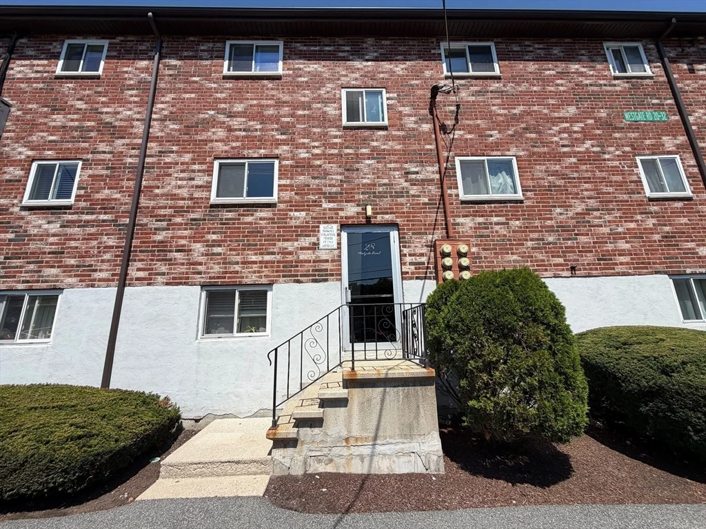 1 bed, 1 bath apartment for rent at 28 Westgate Rd Unit 5, West Roxbury