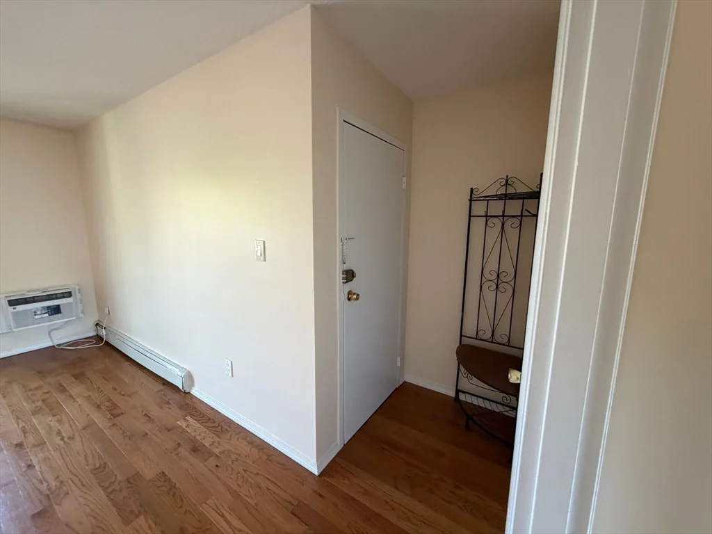1 bed, 1 bath apartment for rent at 28 Westgate Rd Unit 5, West Roxbury — photo 10 of 19