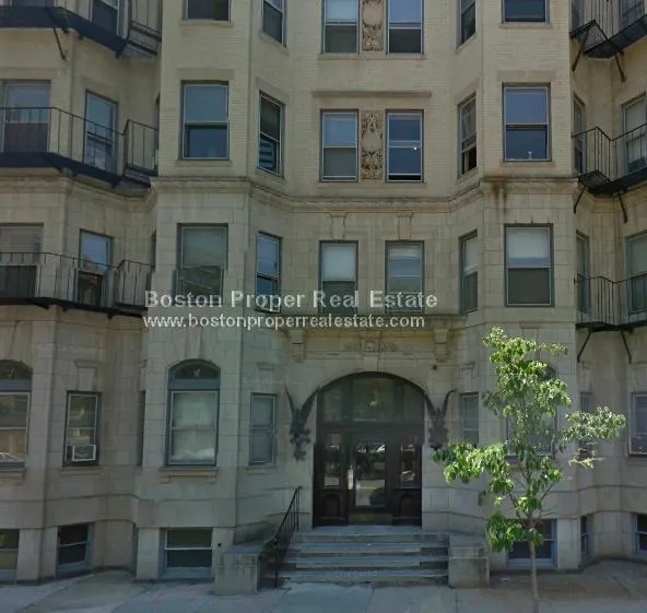 Studio bed, 1 bath apartment for rent at 28 Westland Ave Unit 19, Fenway — photo 7 of 8