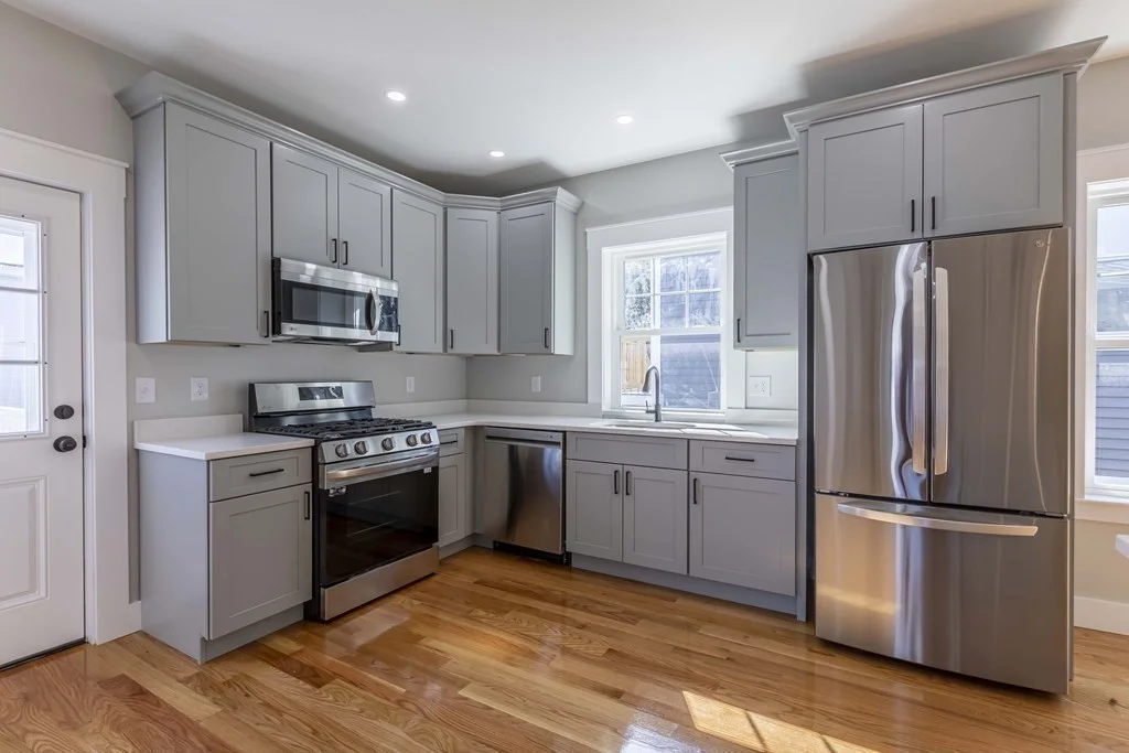 3 bed, 2 bath apartment for rent at 28 Wildwood St Unit 2, Dorchester — photo 3 of 32