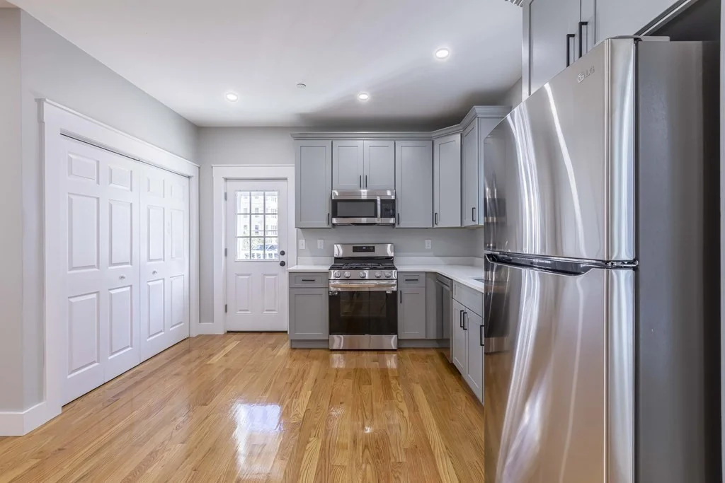 1 bed, 1 bath apartment for rent at 28 Wildwood St Unit 4, Dorchester — photo 3 of 17