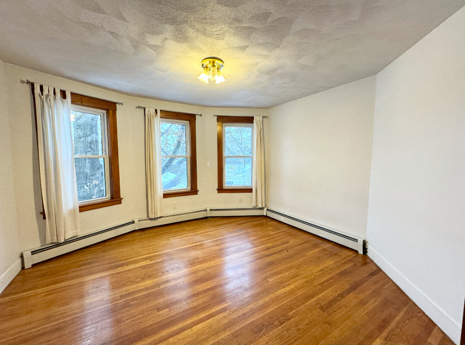 2 bed, 1 bath apartment for rent at 28 Willow St Unit 2, Wellington-Harrington — photo 2 of 12