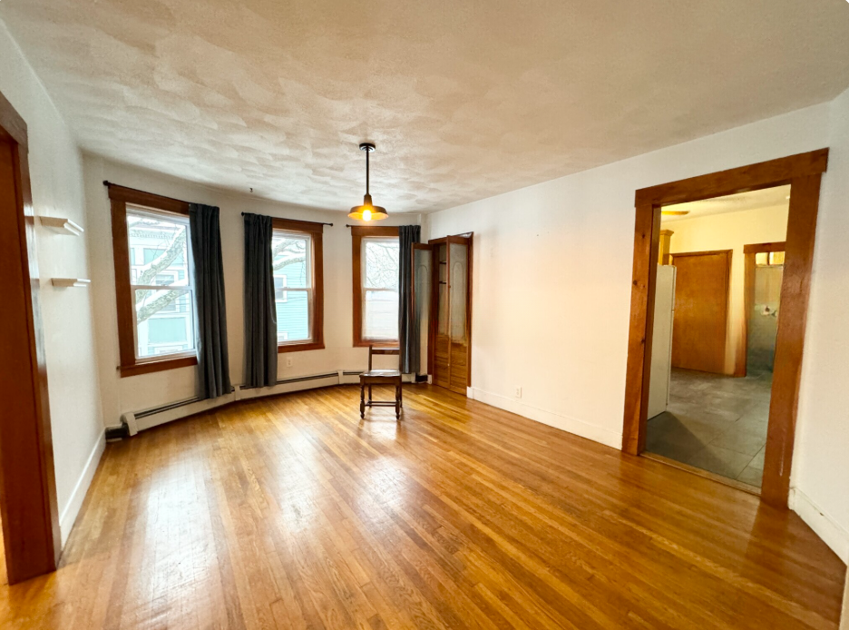 2 bed, 1 bath apartment for rent at 28 Willow St Unit 2, Wellington-Harrington — photo 4 of 12