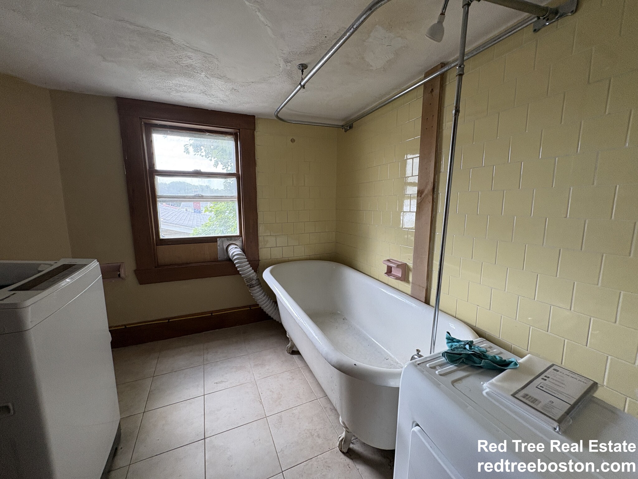 3 bed, 2 bath apartment for rent at 28 Woodward St Unit 2, Newton Highlands — photo 16 of 20