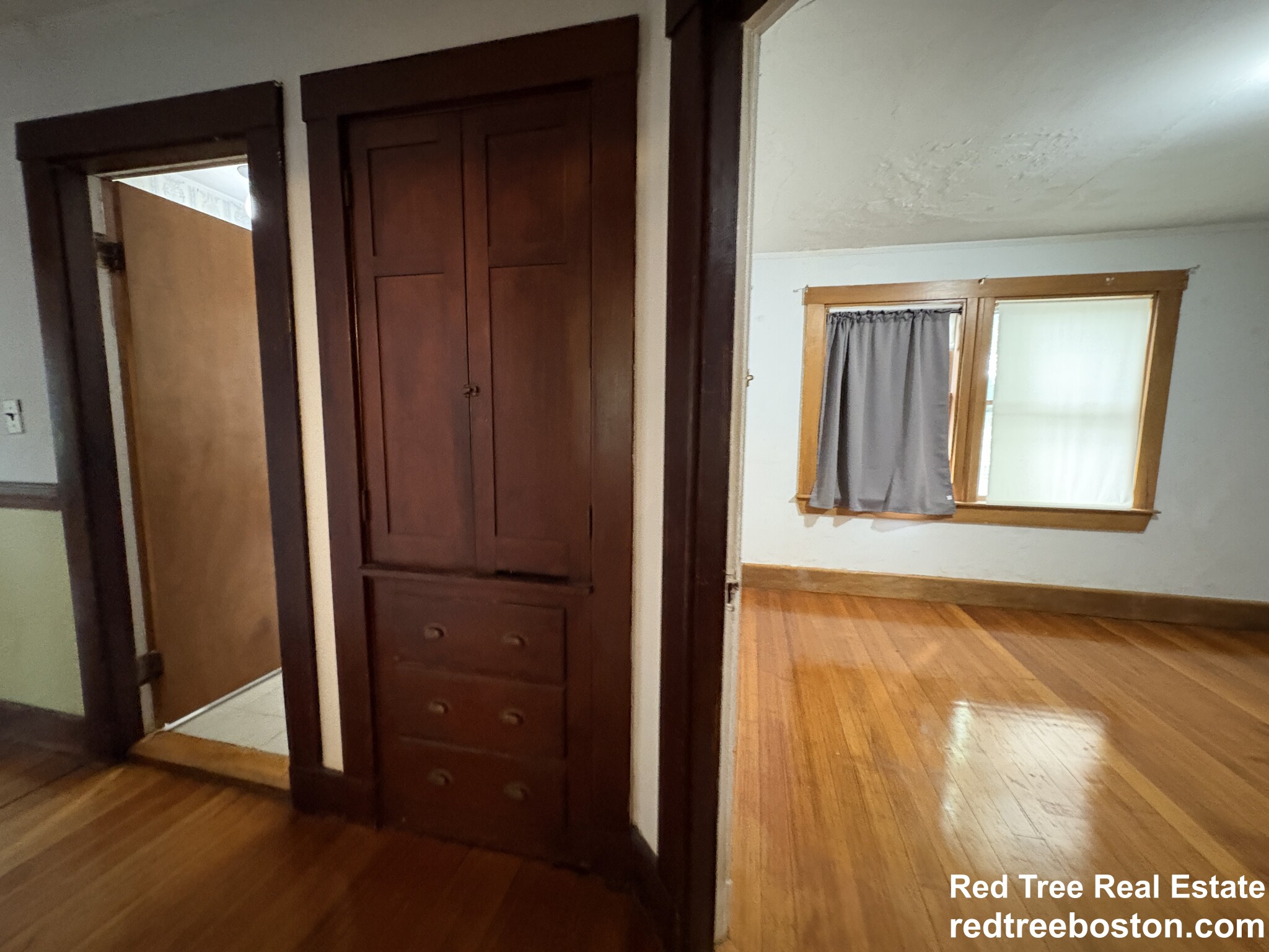 3 bed, 2 bath apartment for rent at 28 Woodward St Unit 2, Newton Highlands — photo 4 of 20