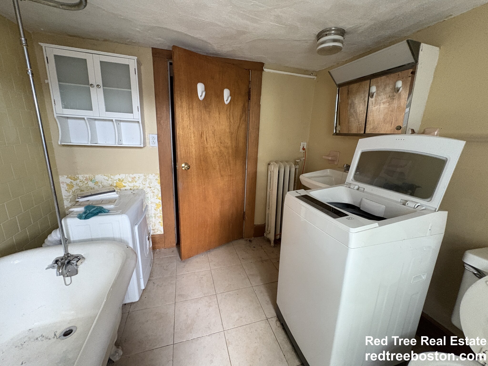 3 bed, 2 bath apartment for rent at 28 Woodward St Unit 2, Newton Highlands — photo 17 of 20