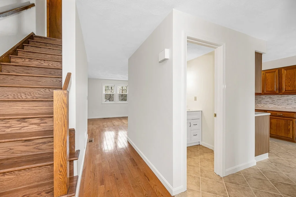2 bed, 1 bath apartment for rent at 280 Apache Way Unit 280, Tewksbury — photo 3 of 29