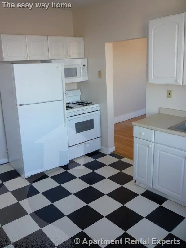 2 bed, 1 bath apartment for rent at 280 Brookline St Unit 4L, Cambridgeport — photo 3 of 13