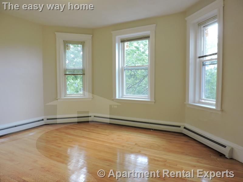 3 bed, 1 bath apartment for rent at 280 Brookline St Unit 4R, Cambridgeport — photo 1 of 14