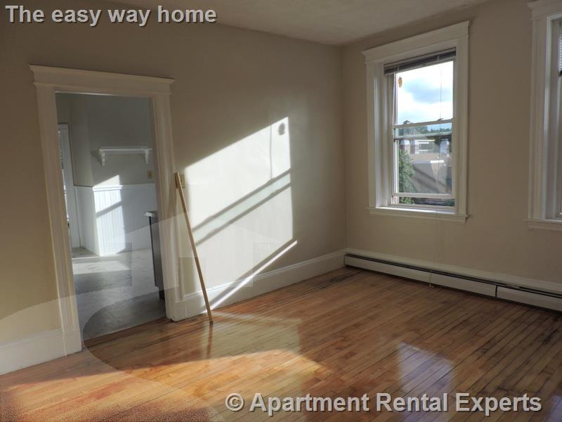 3 bed, 1 bath apartment for rent at 280 Brookline St Unit 4R, Cambridgeport — photo 4 of 14