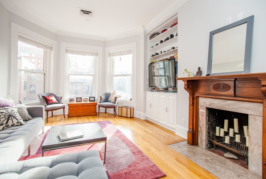 1 bed, 1 bath apartment for rent at 280 Commonwealth Ave Unit 302, Back Bay