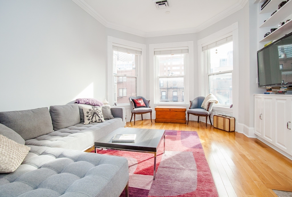 1 bed, 1 bath apartment for rent at 280 Commonwealth Ave Unit 302, Back Bay — photo 4 of 18