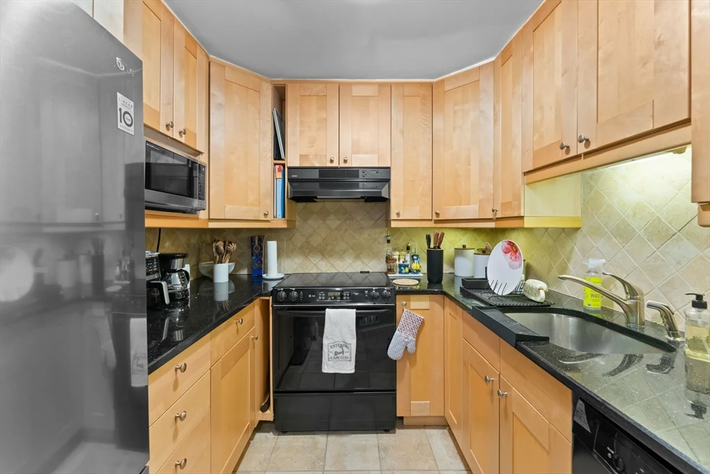 1 bed, 1 bath apartment for rent at 280 Commonwealth Ave Unit 304, Back Bay — photo 7 of 27