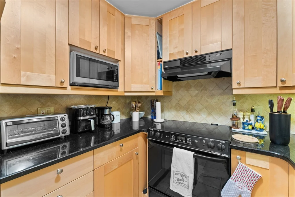 1 bed, 1 bath apartment for rent at 280 Commonwealth Ave Unit 304, Back Bay — photo 8 of 27